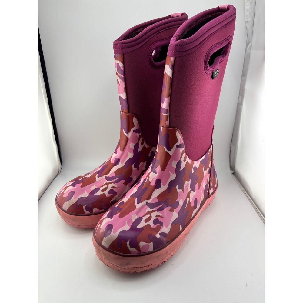 Bogs Camo Classics Pink Purple Waterproof Winter Boots Youth Size 4 71397-696